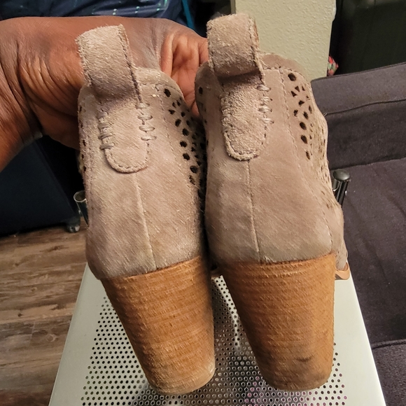 Jeffrey Campbell Perforated Gray Rosalee Bootie - Picture 11 of 14